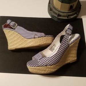 American Eagle sz 9 Blue/White Plaid Wedge Sandals
